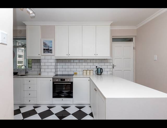 1 BEDROOM APARTMENT BLOCK TO LET IN RONDEBOSCH